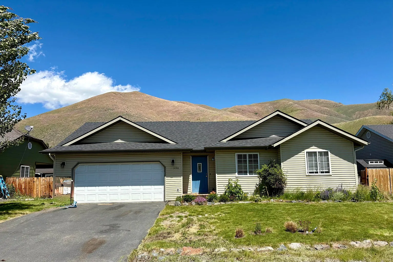 3 bed, 1200 sqft, $3,475 — Photo 1