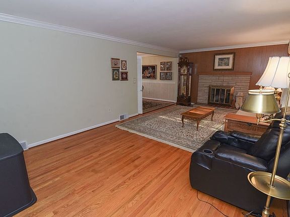 4th image of 3050 Lindsey Dr