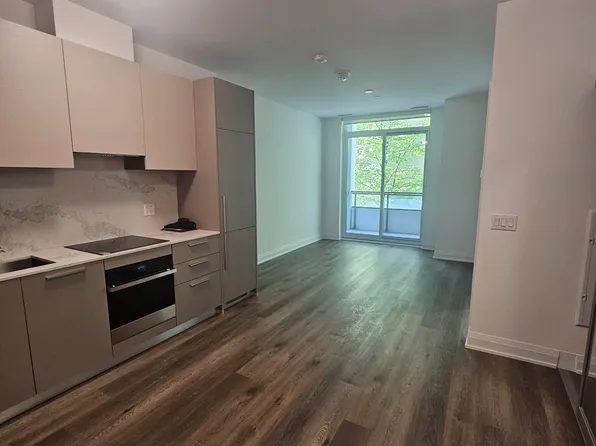 65 Broadway Ave #208, Toronto, ON M4P 1T9