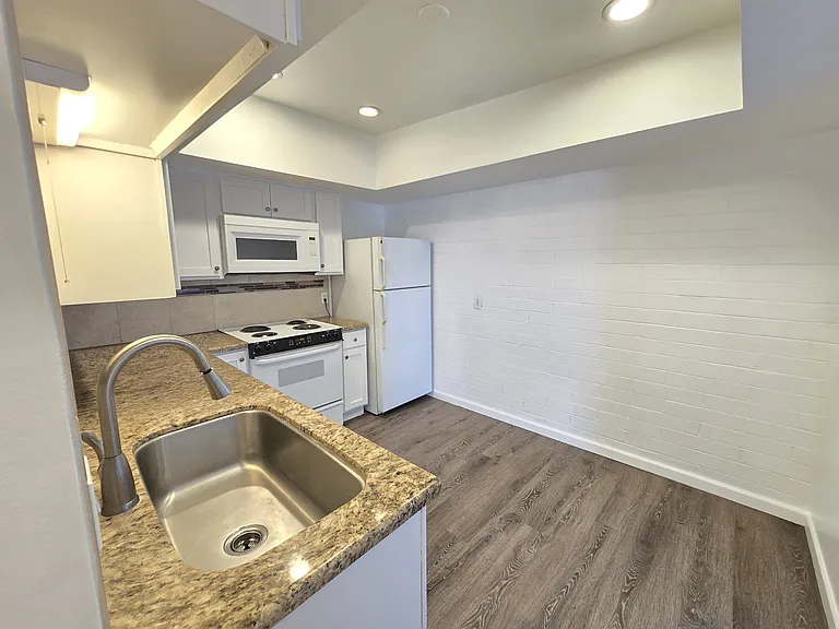 524 W Malibu Dr #4 — Photo 8