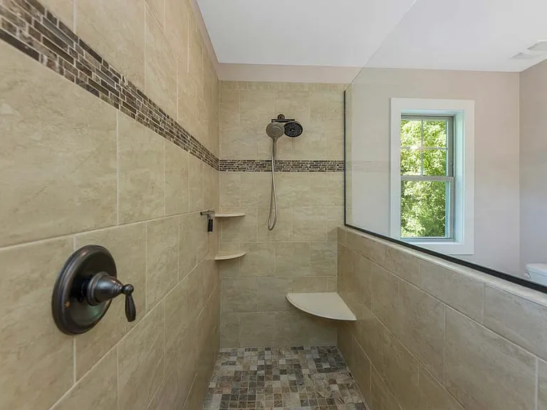 8425 Hobhouse Cir — Photo 32