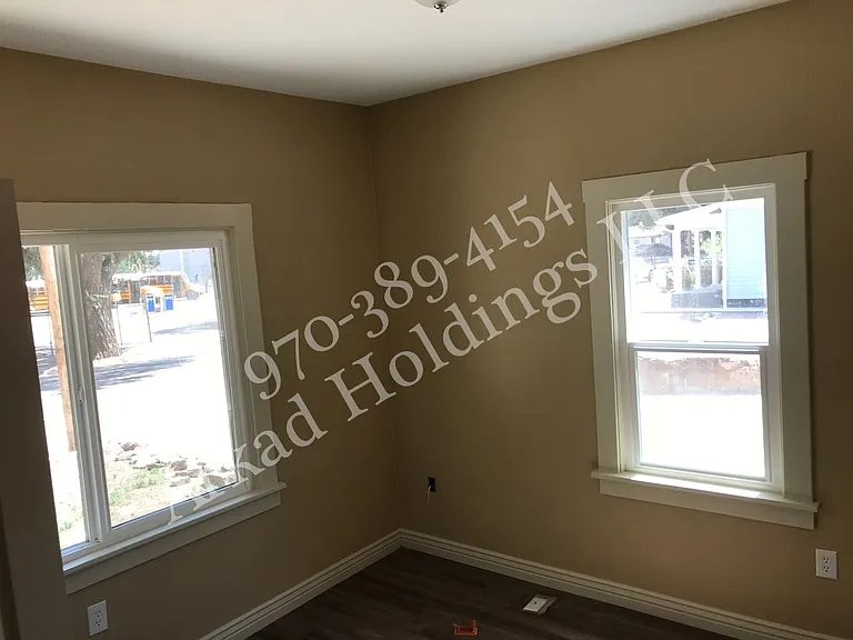 1015 S 4th St — Photo 8