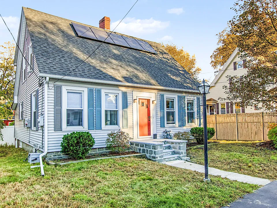 123 Riley Ave