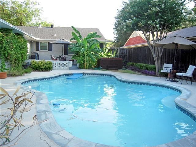 1st image of 9812 Parkford Dr