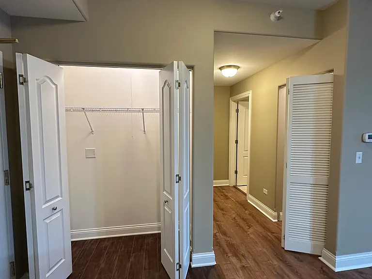 5N426 Rohlwing Rd #1 — Photo 11