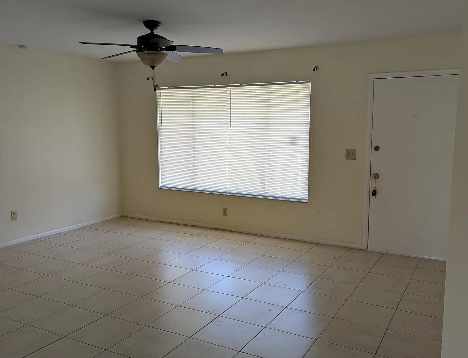 3 bed, 2.0 bath, 1395 sqft, $2,100 — Photo 4