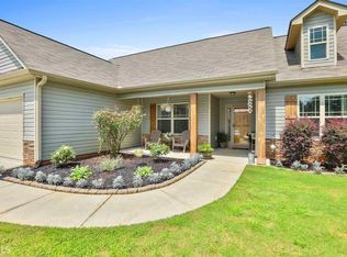 13 Saint Charles Pl, Grantville, GA 30220