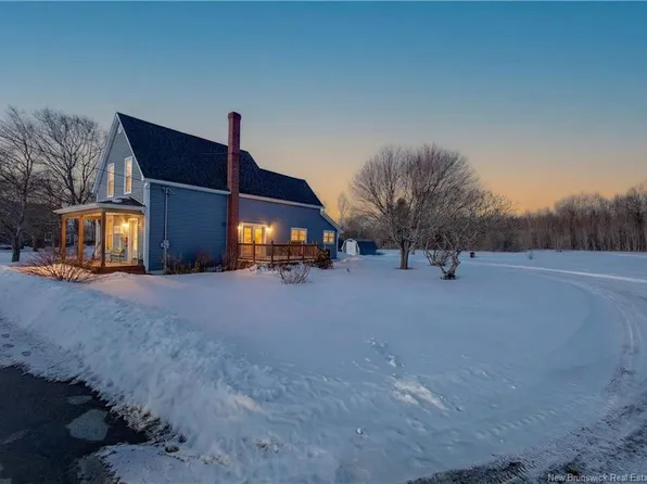 87 Hill St, Miramichi, NB E1N 2H6