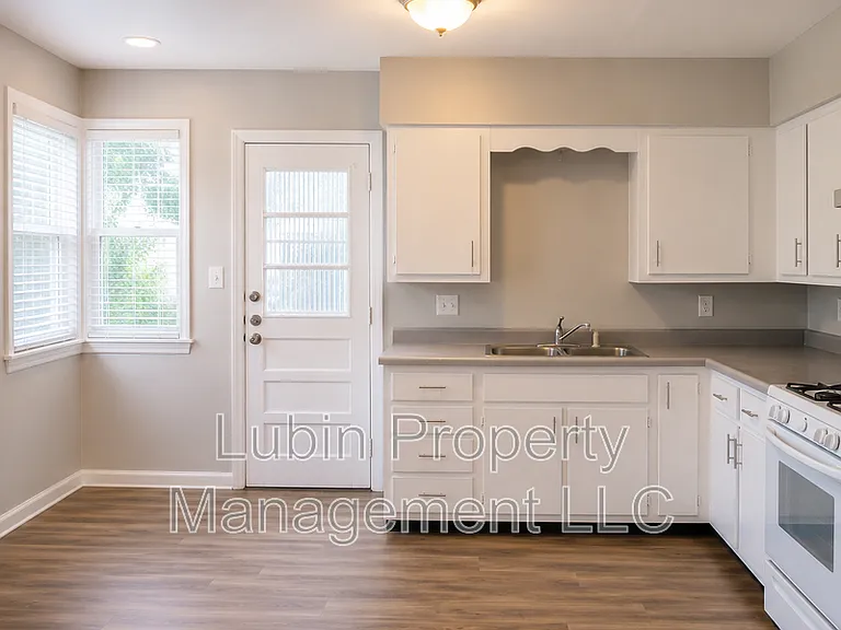 1361 Gaither Pkwy — Photo 5