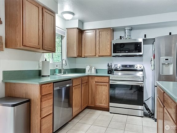 4th image of 13615 97th Avenue NW
