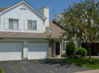 2084 Baneberry Way E, Chanhassen, MN 55317