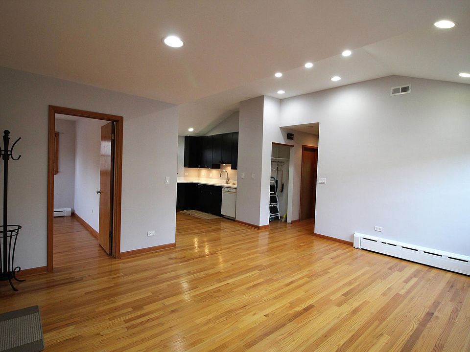 1st image of 2137 W Superior St #2