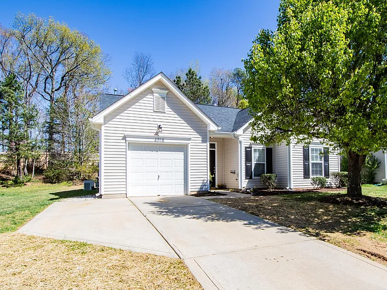 4018 Far West Dr — Photo 27