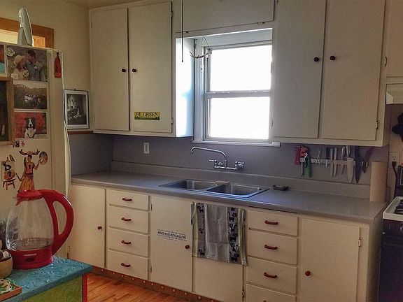 2nd image of 901 N Thomas St
