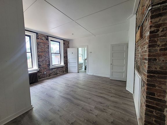 4th image of 1803 Davis Ave Floor 3