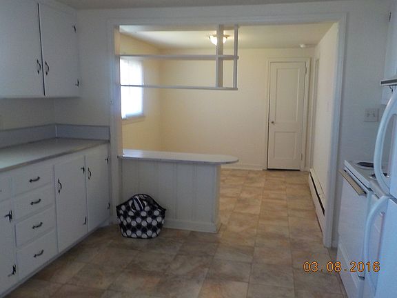 2nd image of 204 Broce Dr #1