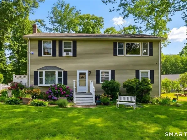 31 Iron Street, Ledyard, CT 06339
