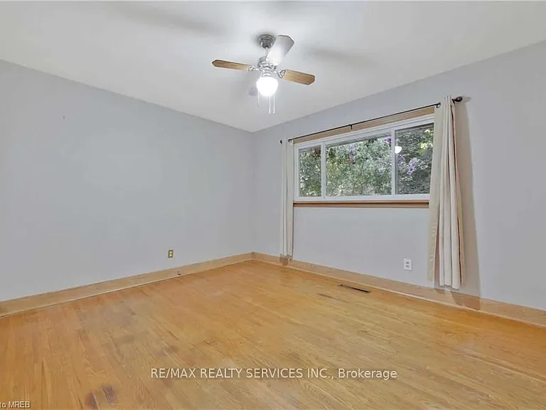 675 Inverness Ave — Photo 8