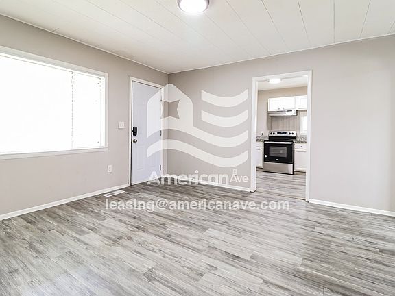 1651380_005_living_room_14364295.jpg