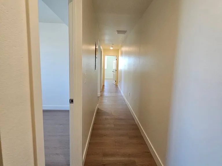 33(835E) — Photo 36