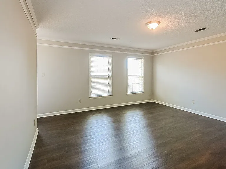 7363 Richmond Rd — Photo 11
