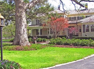 8909 McConnell Rd, Woodstock, IL 60098