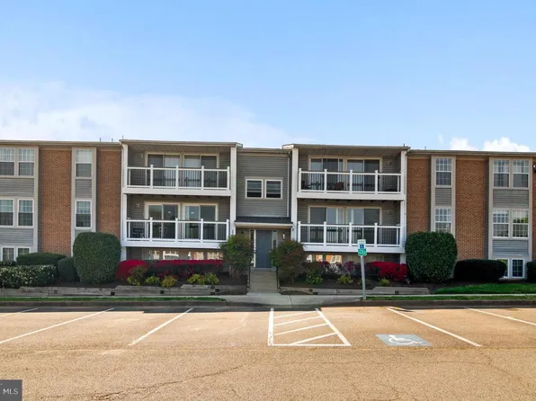 17060 Capri Ln APT 201, Dumfries, VA 22026