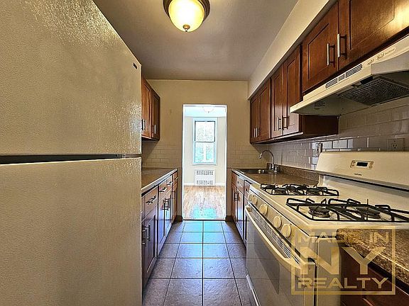 2nd image of 22410 Jamaica Ave APT 1H
