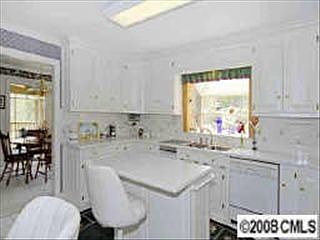 4th image of 241 Chestnut Oaks Dr