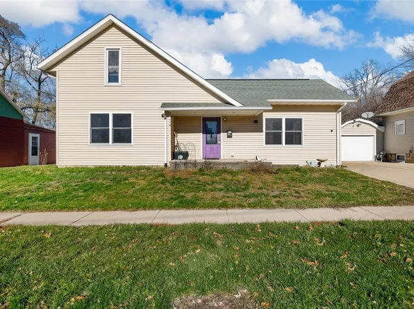 116 W Walnut St, Anamosa, IA 52205