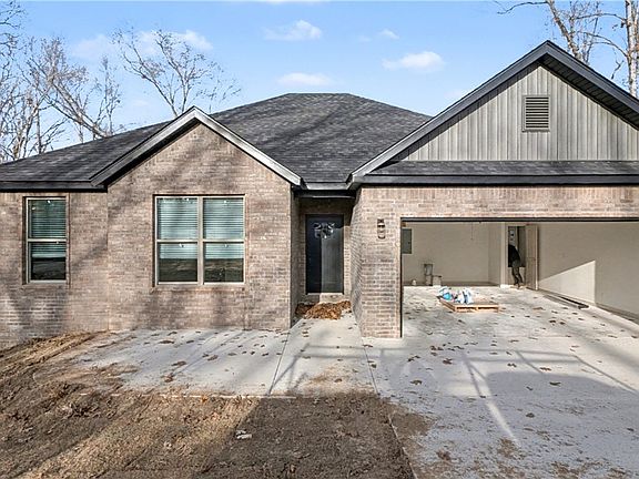 3rd image of 11 Staines Ln