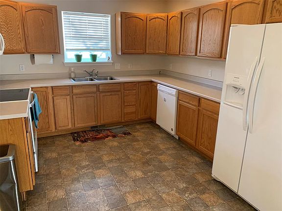 5th image of 108 Woodman Dr