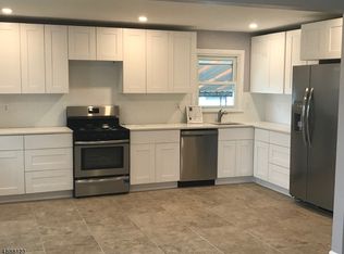 925 Essex Ave, Linden, NJ 07036