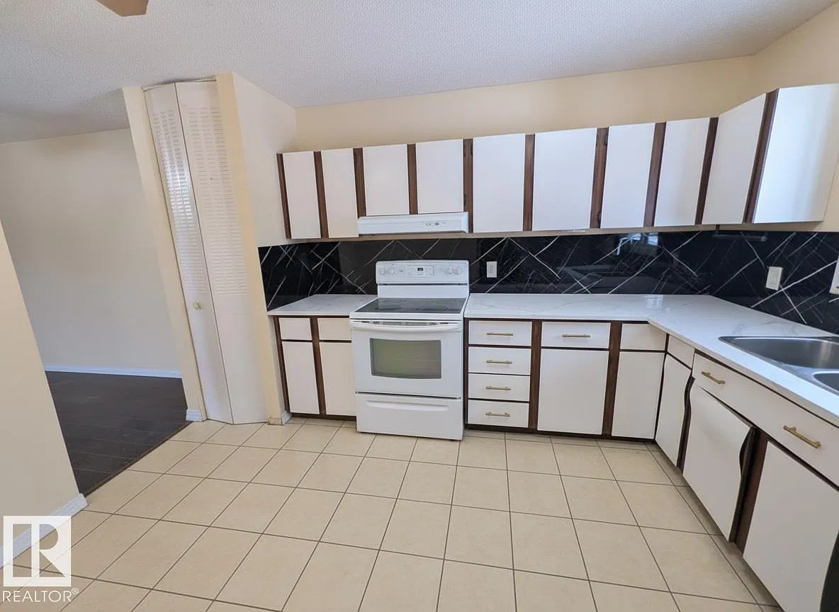 Mcleod Place — Photo 2