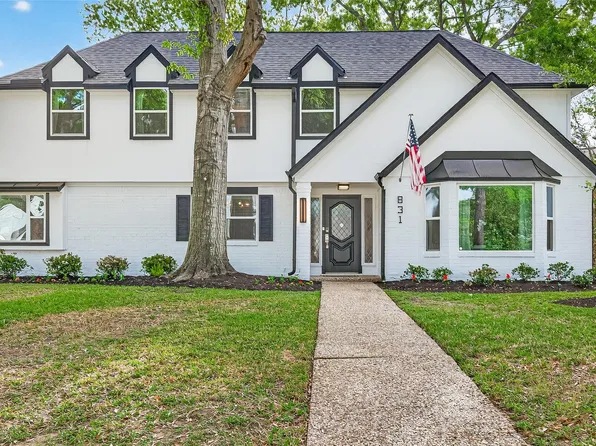 831 Merrick Dr, Sugar Land, TX 77478