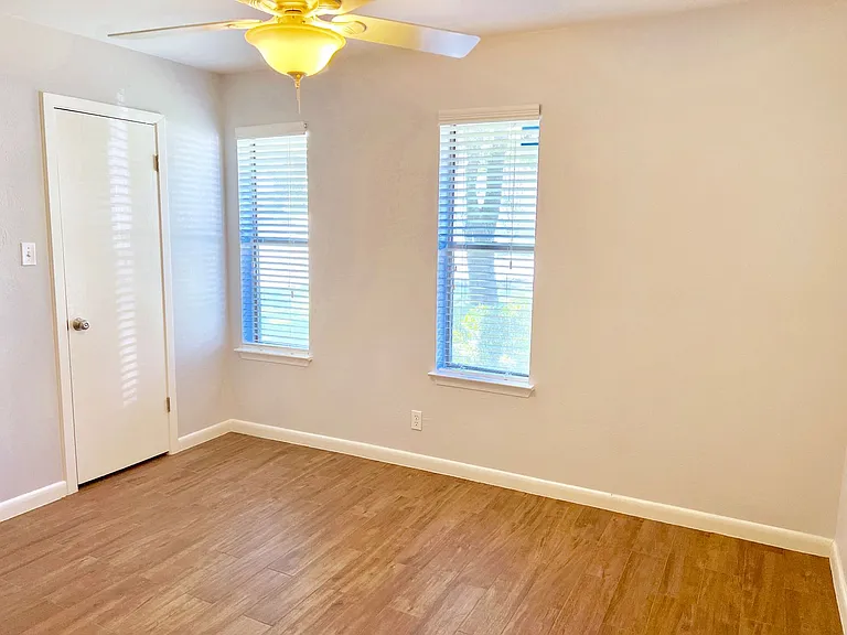 11409 Catalonia Dr — Photo 21