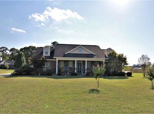 962 Lakeview Rd, Byron, GA 31008