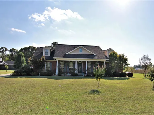 962 Lakeview Rd, Byron, GA 31008