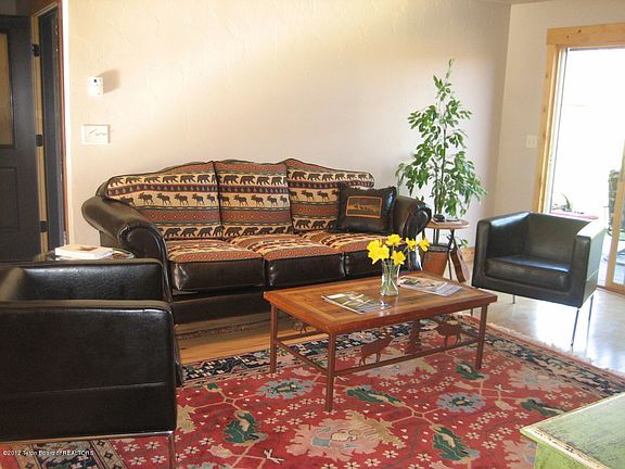 5th image of 544 Airport Dr #3