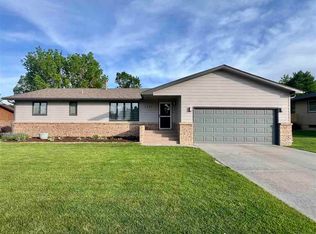 1745 Laurel Ave, Gering, NE 69341