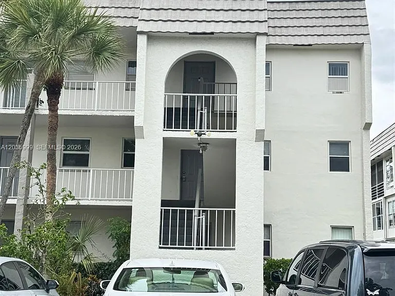 8300 Sunrise Lakes Blvd #212 — Photo 23