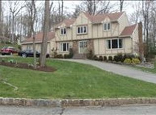 2 Stratford Ct, Morristown, NJ 07960