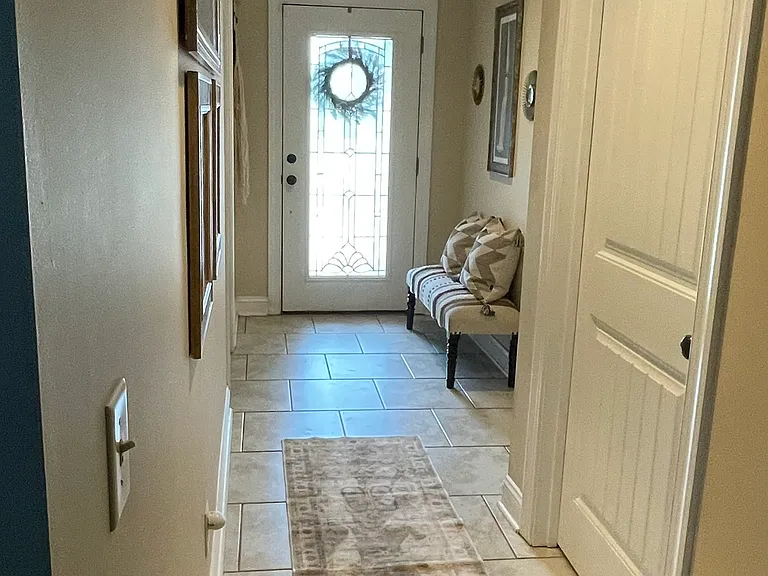 212 Victorian Lake Dr — Photo 3