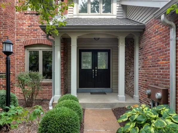 440 Conway Meadows Dr, Chesterfield, MO 63017
