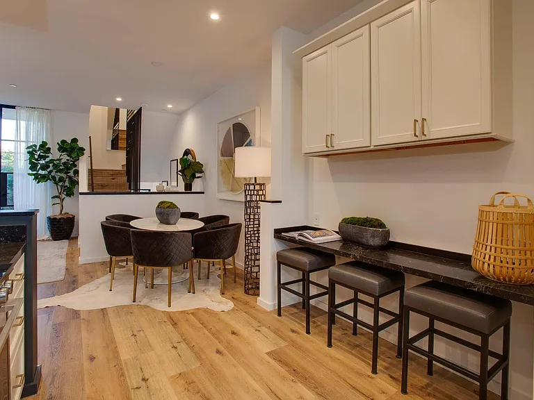 1254 N Las Palmas Ave #7 — Photo 10