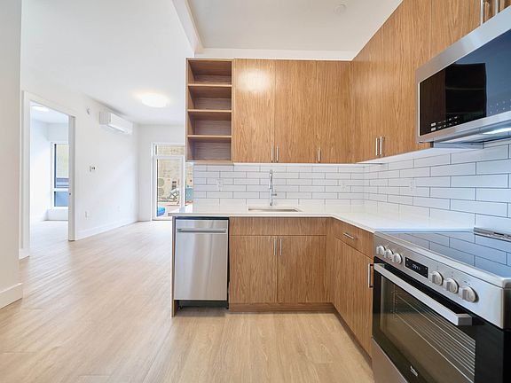 5th image of 82 4th Ave APT 3A