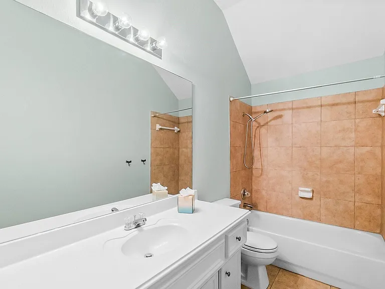 2419 Keegan Hollow Ln — Photo 22