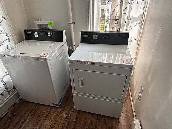 4th image of 120 S Stewart Ave APT B