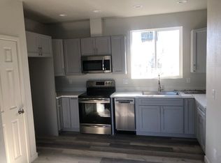 702 E D St, Dixon, CA