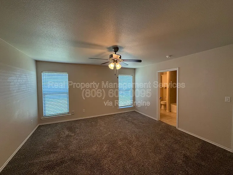 10121 Virginia Ave — Photo 5